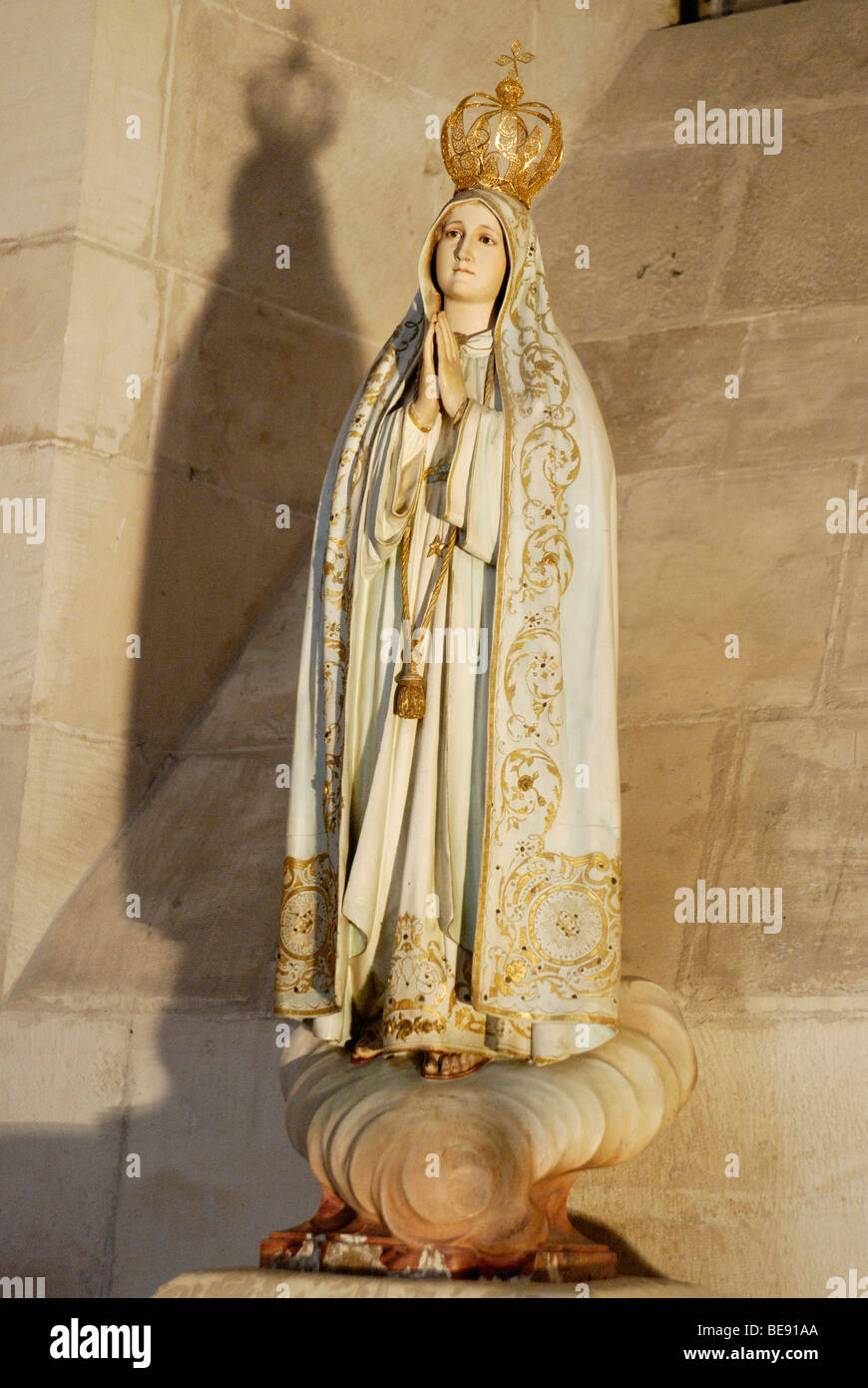 Madonna figure, Notre Dame de Fatima, Nossa Senhora de Fatima, en l'église du monastère de Santa Maria à Alcobaça, Mosteir Banque D'Images