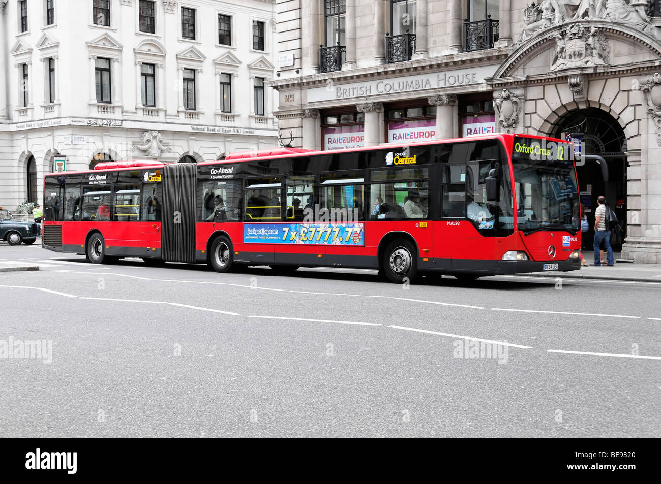 De nouveaux autobus en service, Oxford Circus, Londres, Angleterre, Royaume-Uni, Europe Banque D'Images