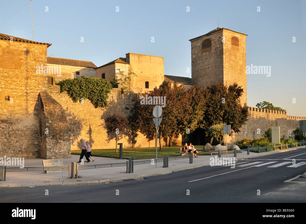 Une partie de la ville médiévale avec tour de guet, Evora, UNESCO World Heritage Site, Alentejo, Portugal, Europe Banque D'Images
