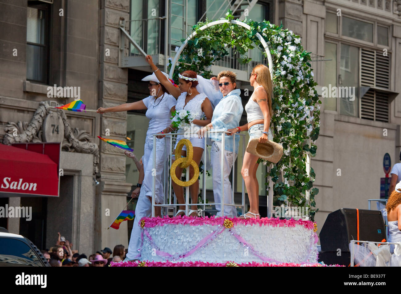 Le mariage gay flottent à la Gay Pride Parade à Manhattan, New York City Banque D'Images