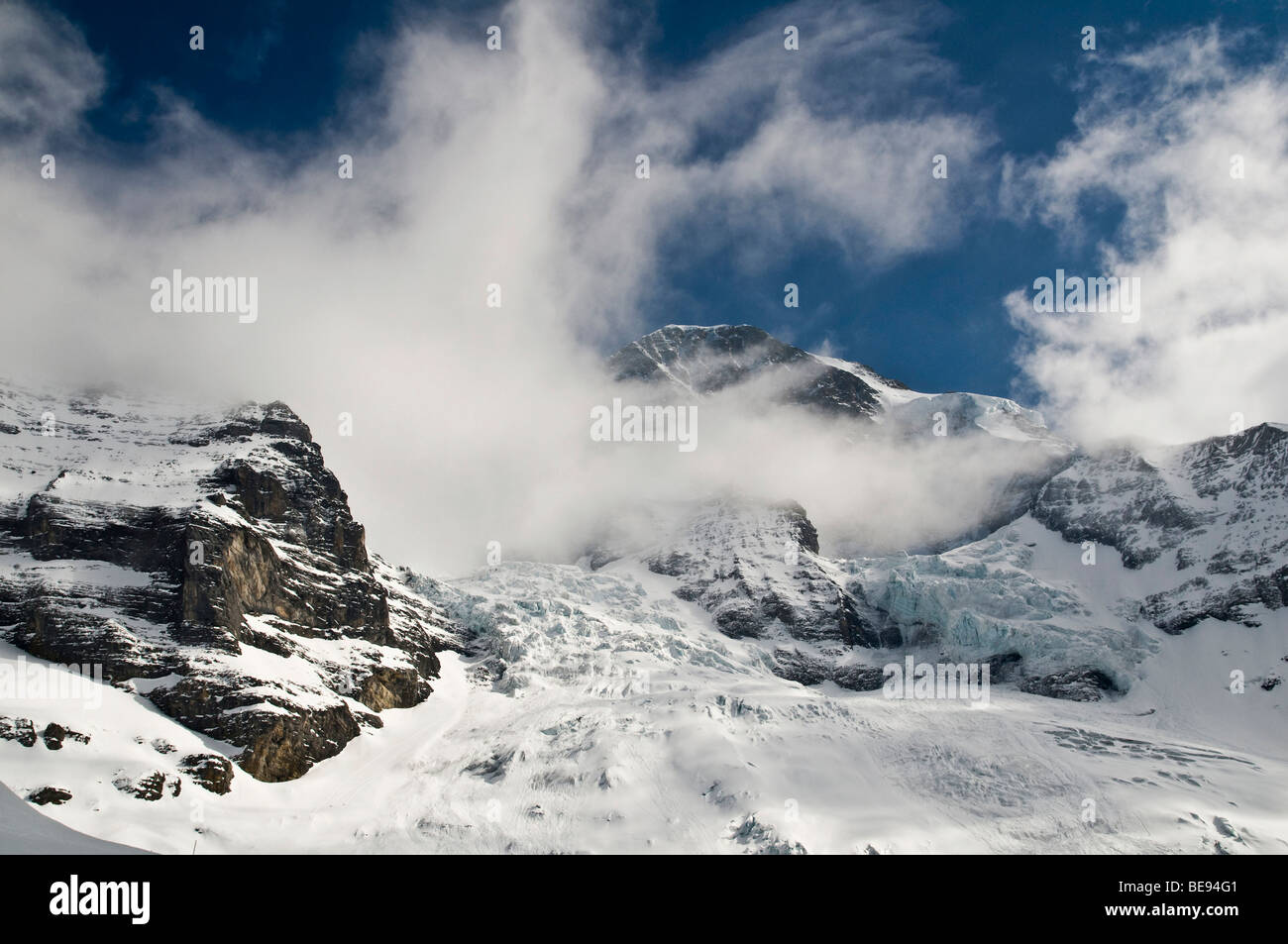Eiger avec le Glacier de l'Eiger et Moench mountain, Grindelwald, Suisse, Europe Banque D'Images