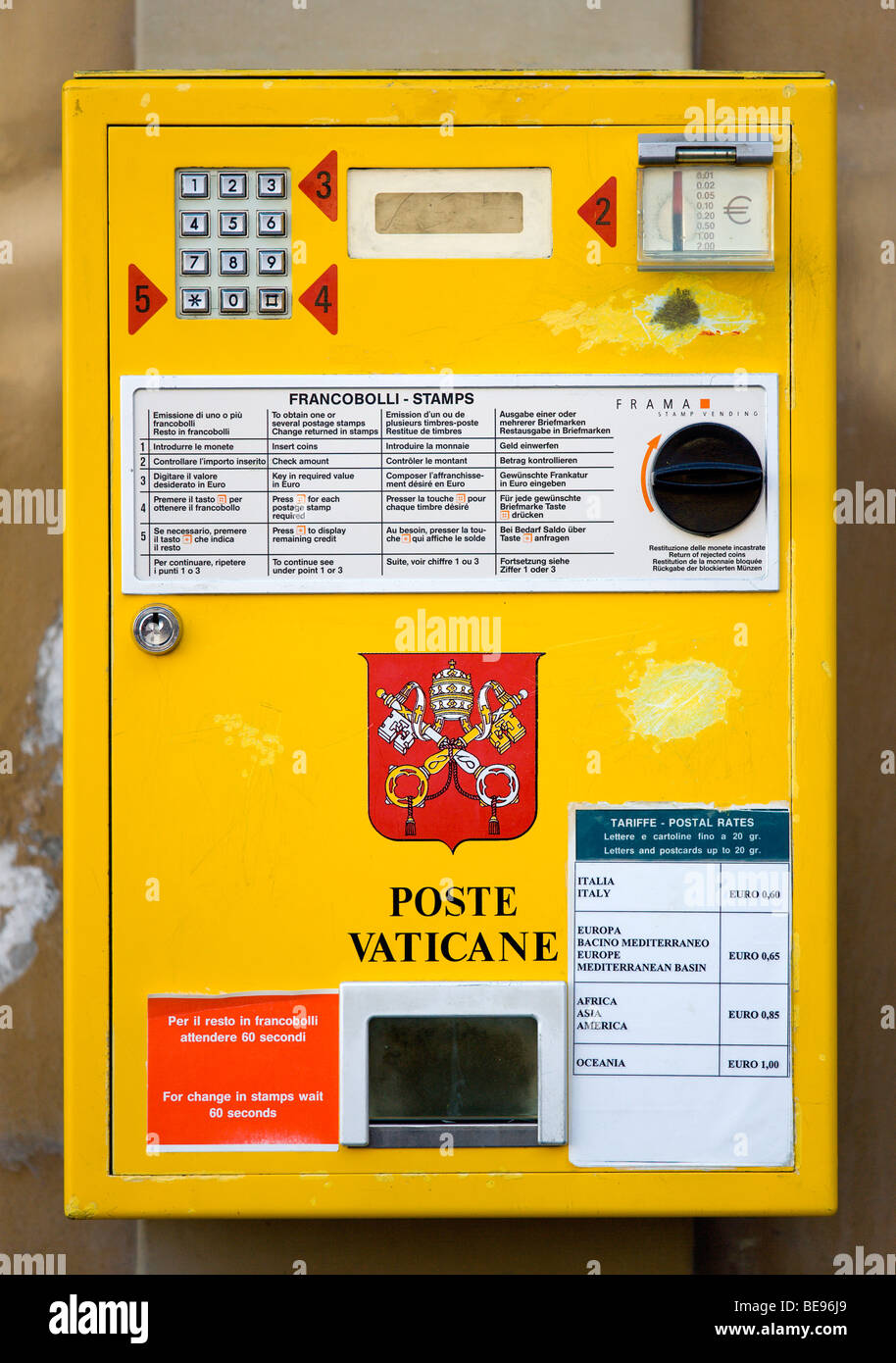 Italie Lazio Rome Vatican Vatican courrier affranchissement machine distributrice de timbres Banque D'Images