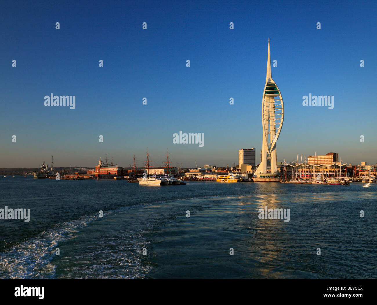 Spinnaker Tower, PORTSMOUTH GUNWHARF QUAYS, Port. Banque D'Images