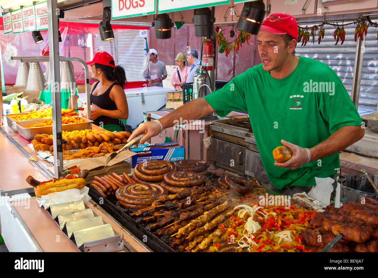 Saucisses italiennes épicées à la fête de San Gennaro Festival à peu Itally à New York City Banque D'Images