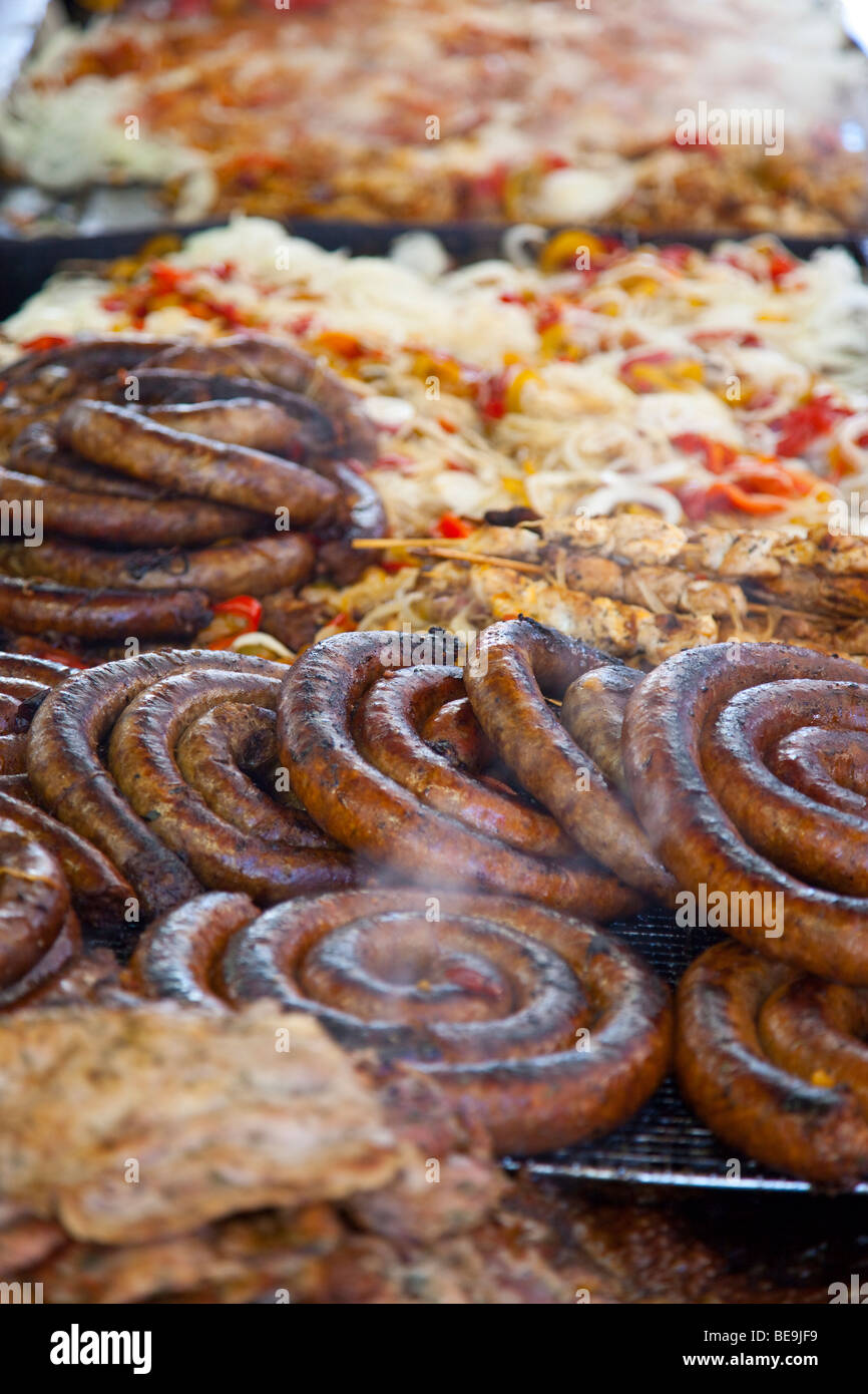 Saucisses italiennes épicées à la fête de San Gennaro Festival dans la Petite Italie de New York City Banque D'Images