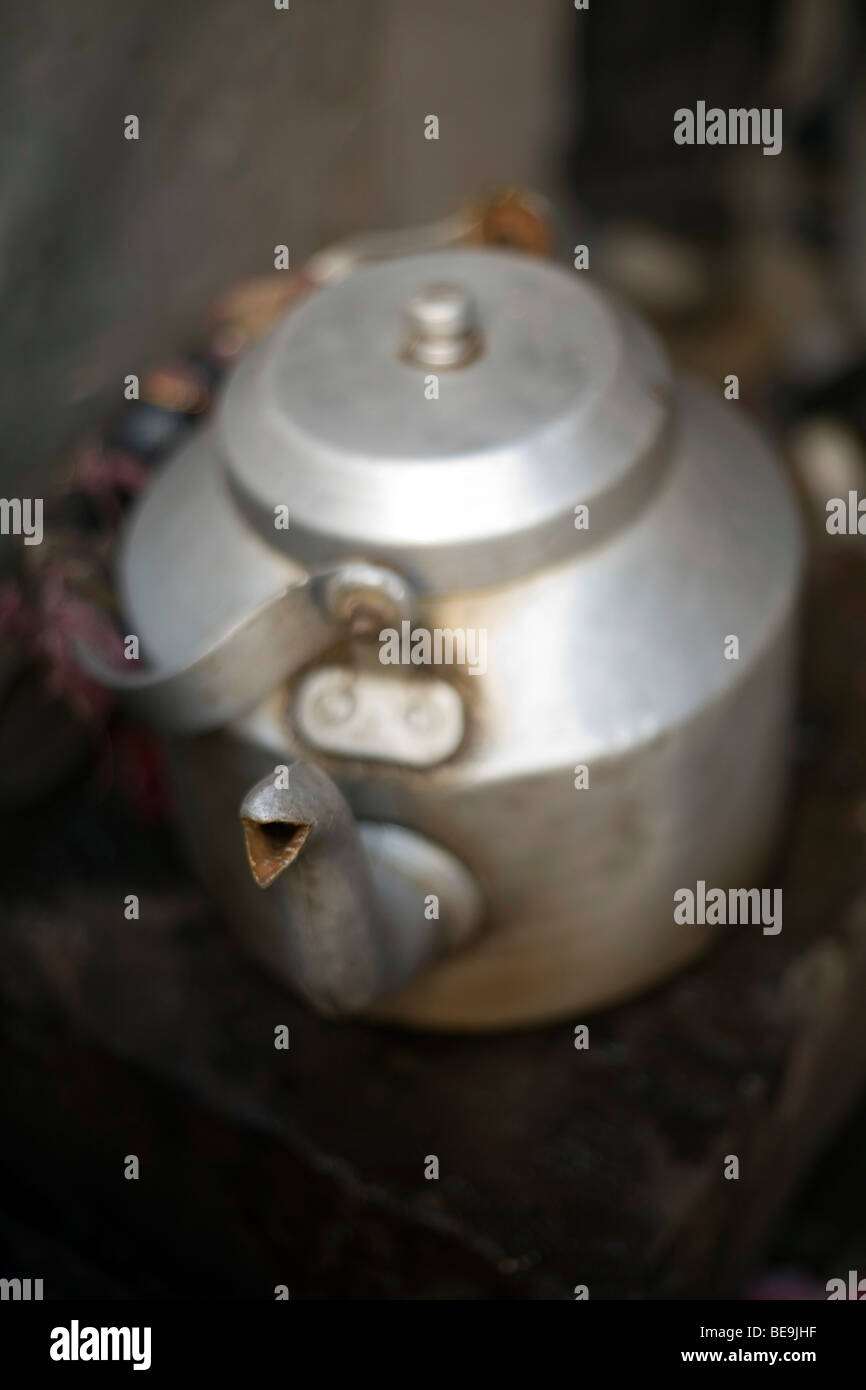 Un chai Wallah (ou d'un plateau/bouilloire) électrique dans Old Delhi, Inde Banque D'Images
