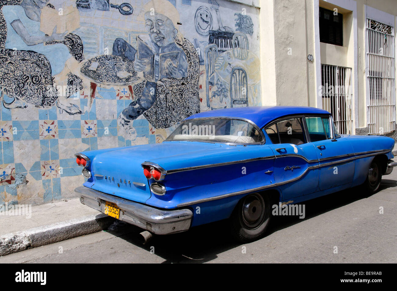 Pontiac Chieftain & Havana graffiti Banque D'Images