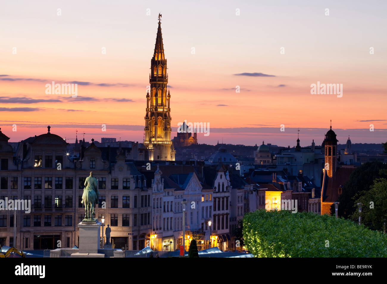 Grand Place, Bruxelles au crépuscule Banque D'Images