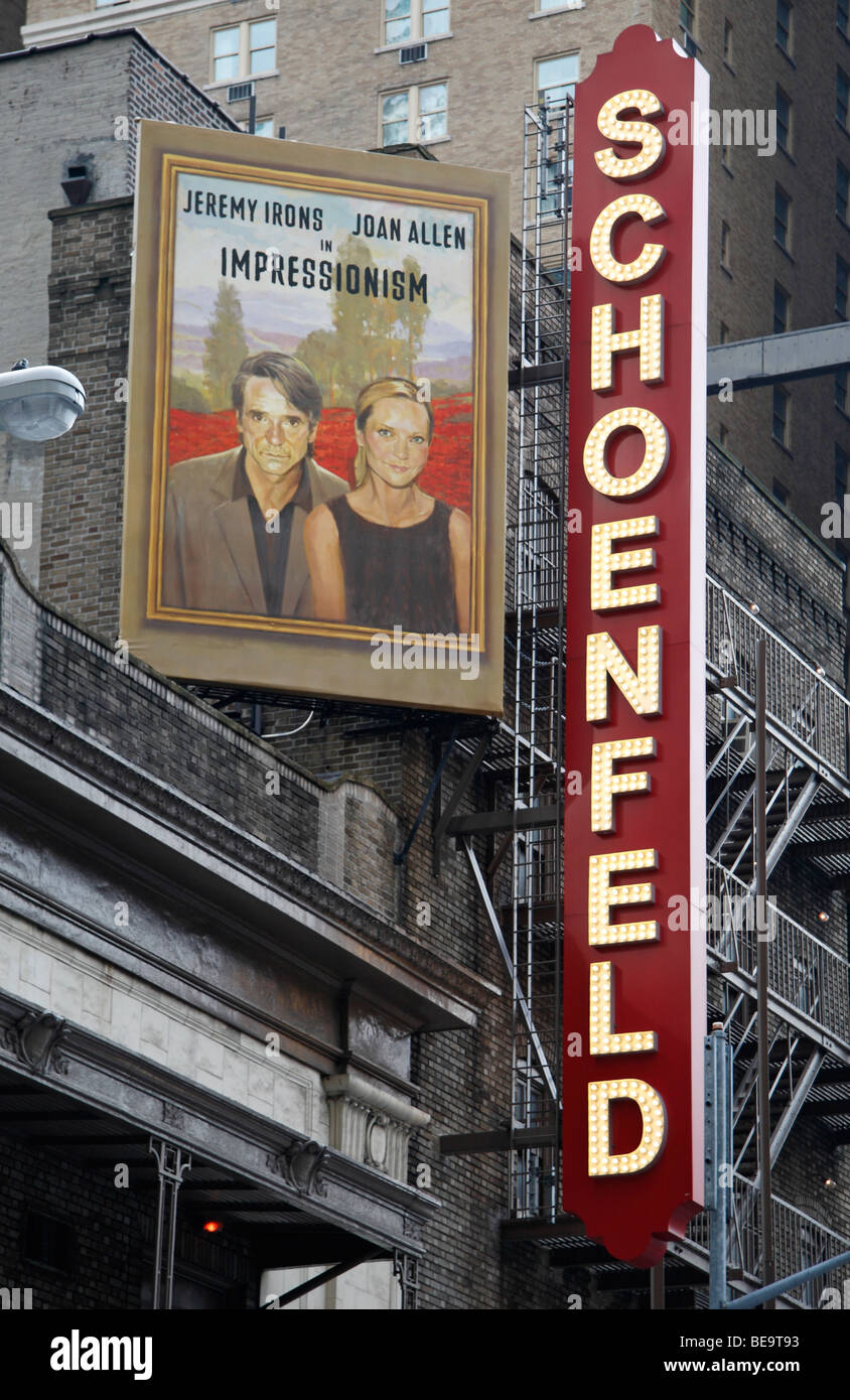 Signe au-dessus de la Gerald Schoenfeld Theatre, avec l 'Impressionnisme' spectacle à Broadway, 45th Street, New York, United States. Banque D'Images
