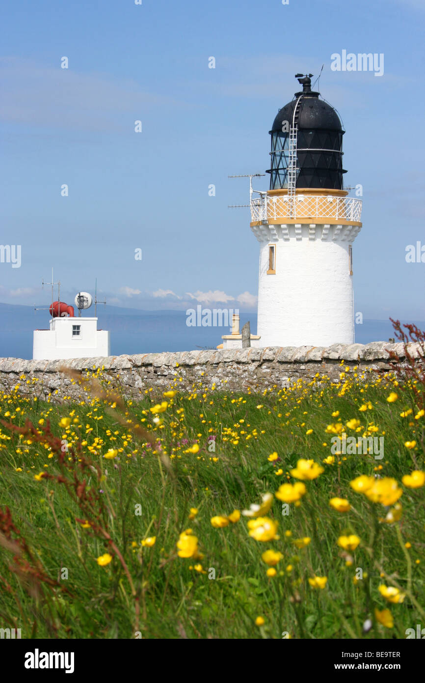 Le phare de Dunnet Head, Caithness, en Écosse, est le point le plus au nord sur le continent britannique Banque D'Images