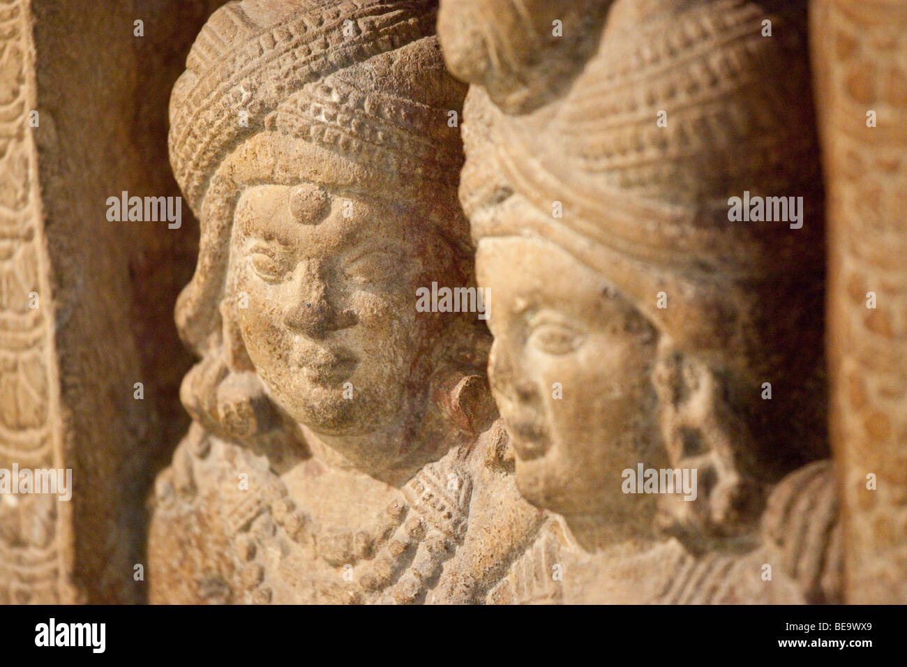 2ème c BC Sunga Sculpture d'un couple amoureux au National Museum de New Delhi Inde Banque D'Images