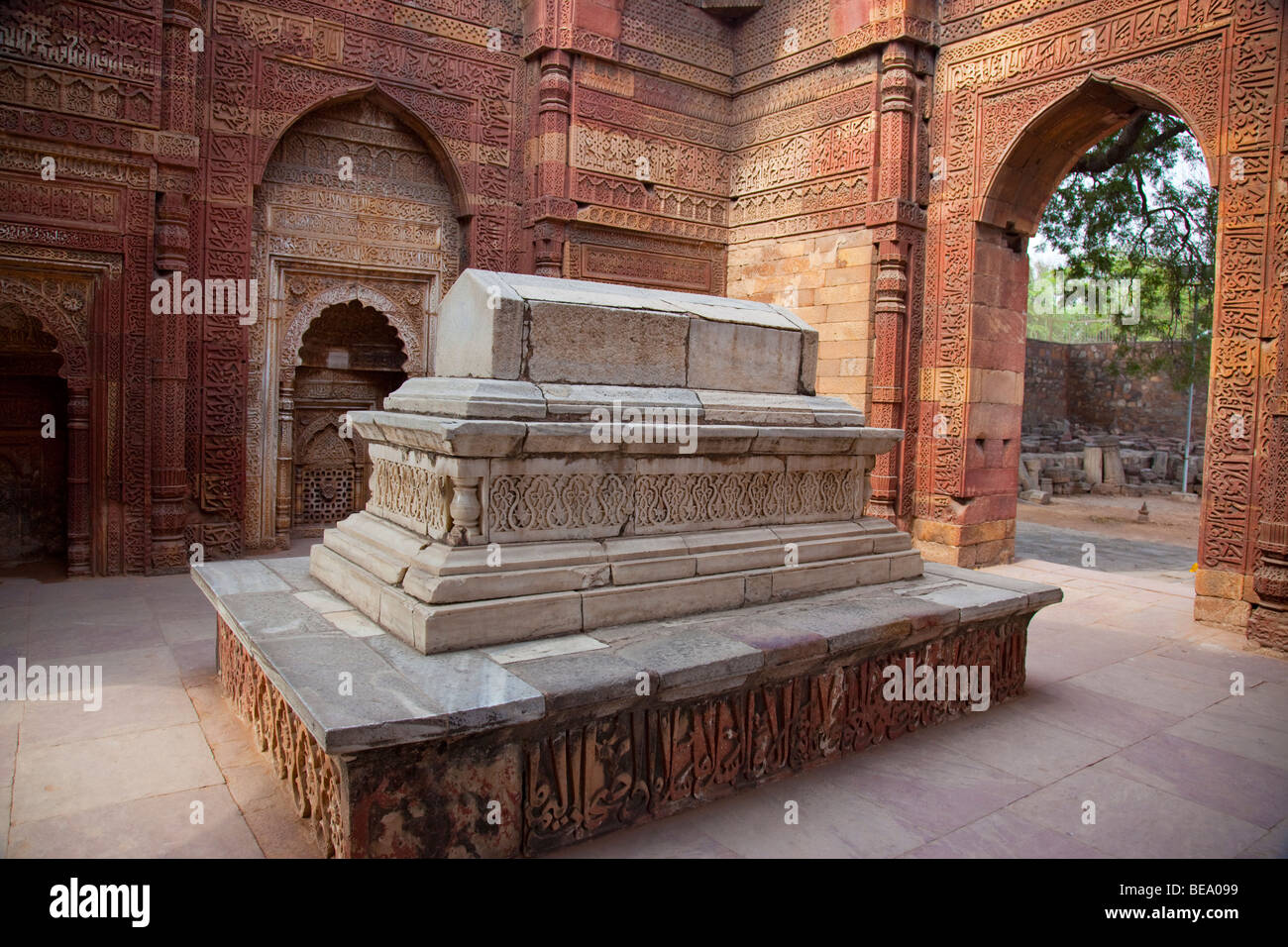 Iltutmish tombe à Qutb Minar à Delhi Inde Banque D'Images