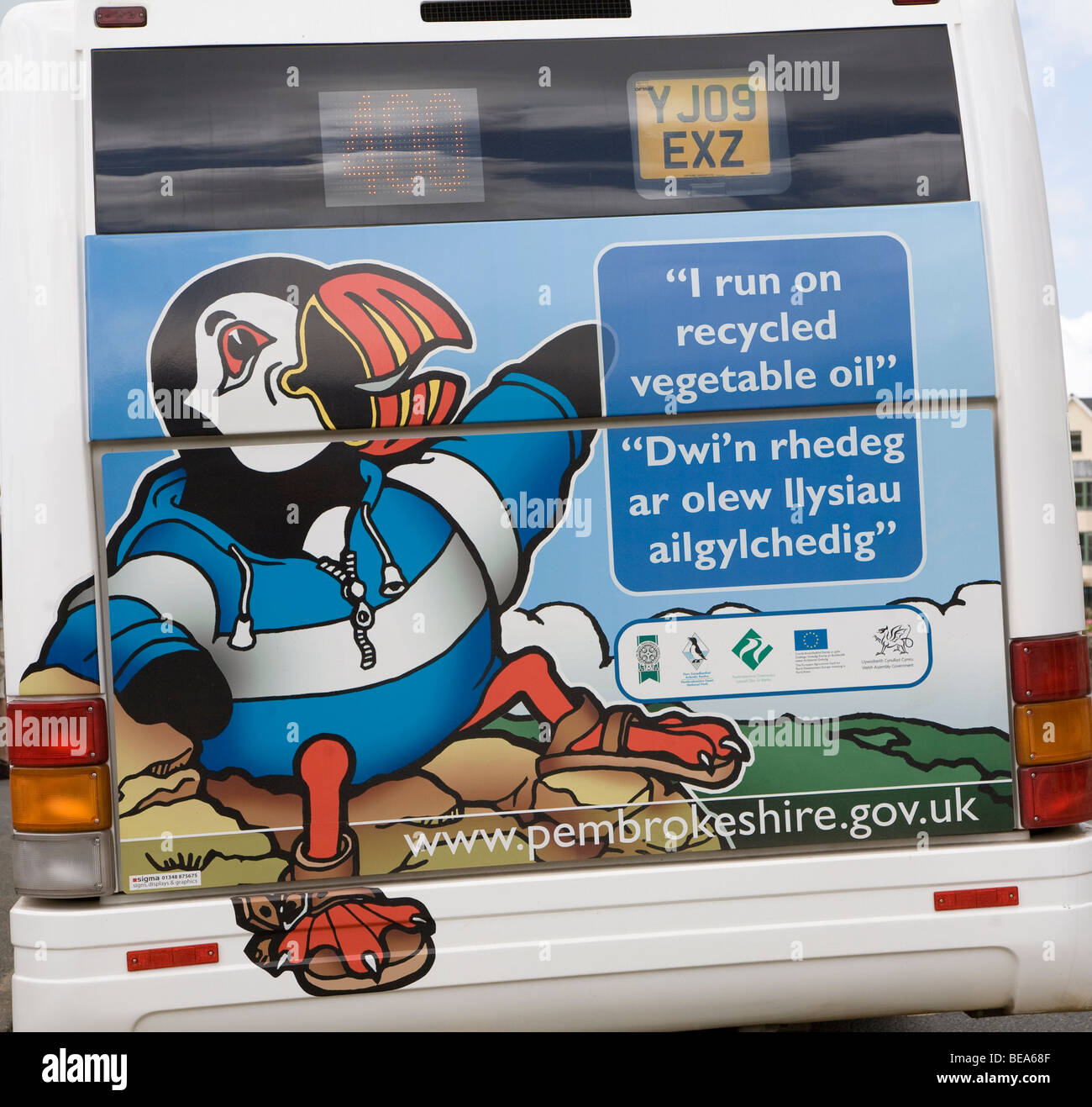 Le bus d'exécution sur l'huile végétale recyclée, Pembrokeshire Wales Banque D'Images