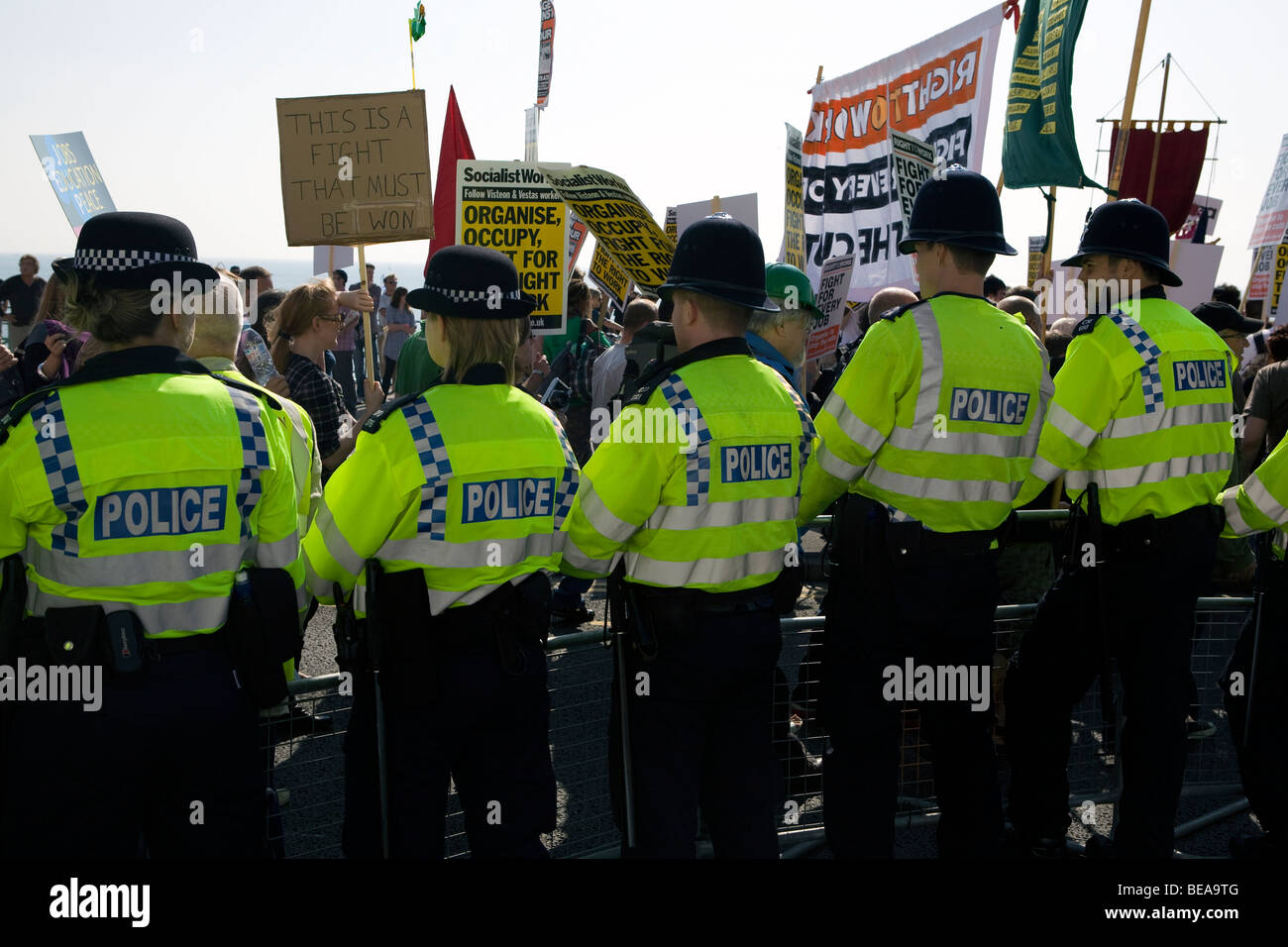 Manifestations devant la conférence du parti travailliste à Brighton 2009. Banque D'Images