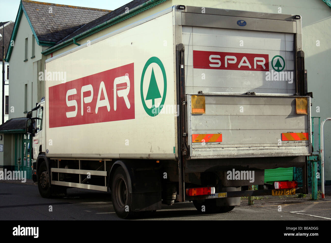 Un camion de livraison de Spar Banque D'Images