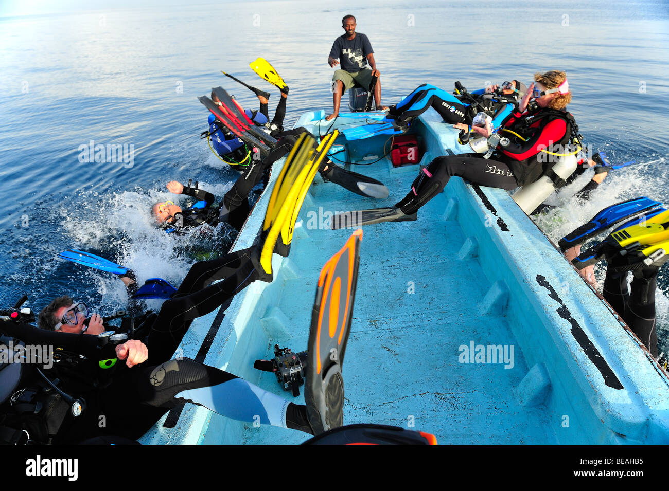 Groupe de plongeurs sous-marins dans la baie de Tadjourah, golfe d'Aden Banque D'Images