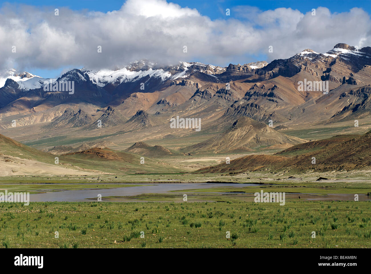 Paysages du plateau tibétain, en route de Shegar à Tingri, Tibet Banque D'Images