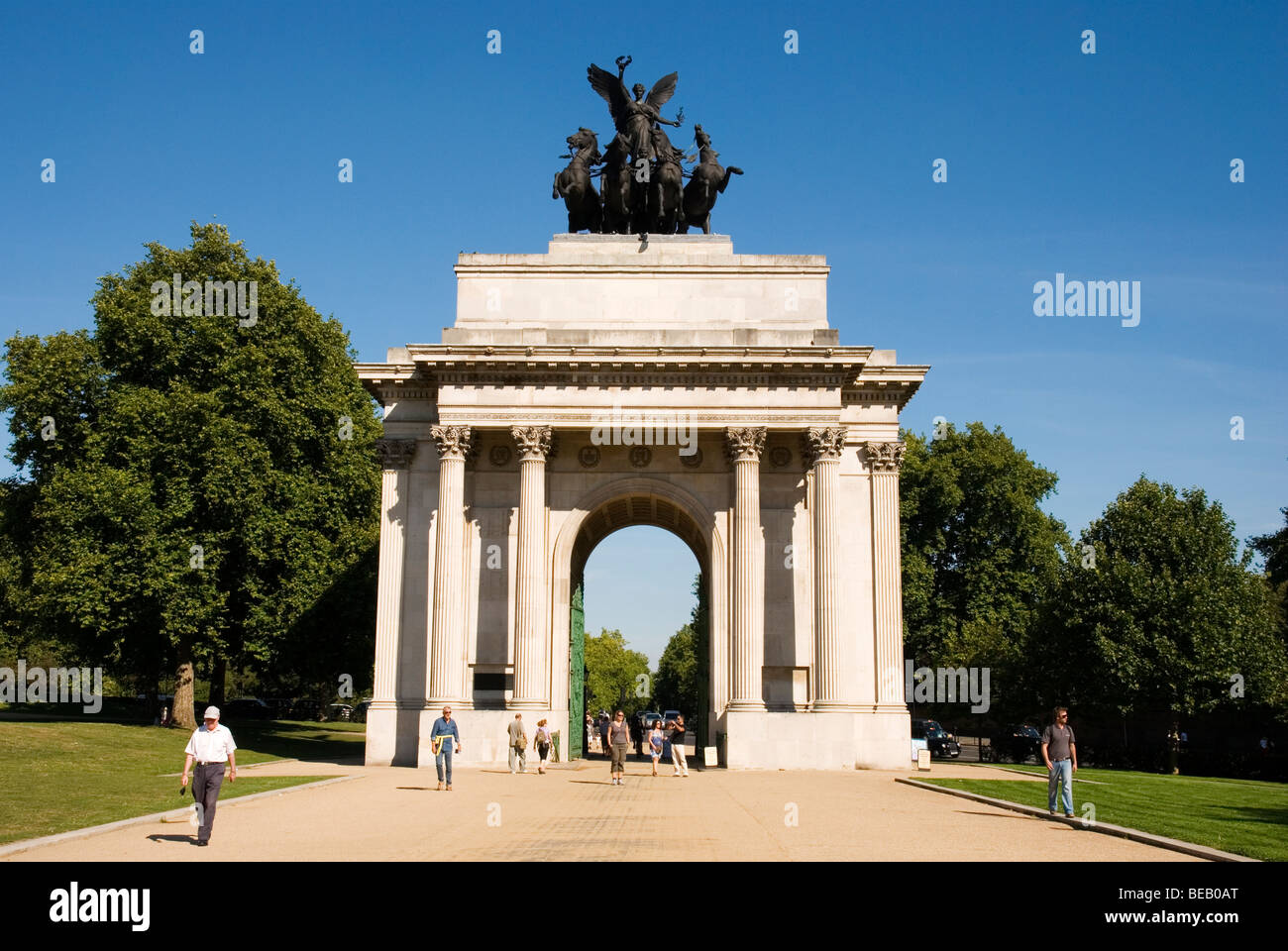 Wellington Arch sur journée ensoleillée à Hyde Park Corner à Londres Angleterre Royaume-uni Banque D'Images