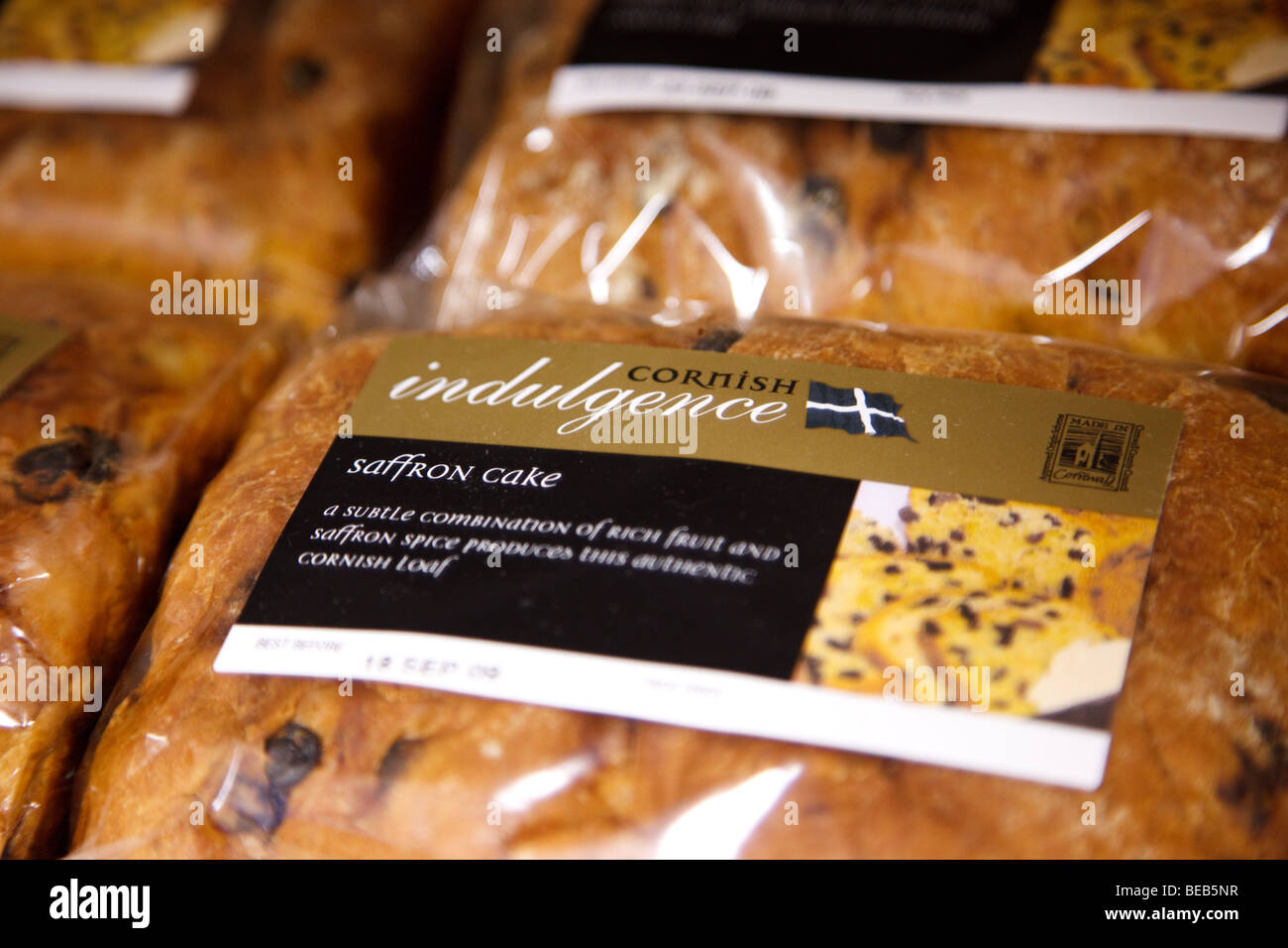 Indulgence Cornish Saffron cake à la vente dans un supermarché Banque D'Images