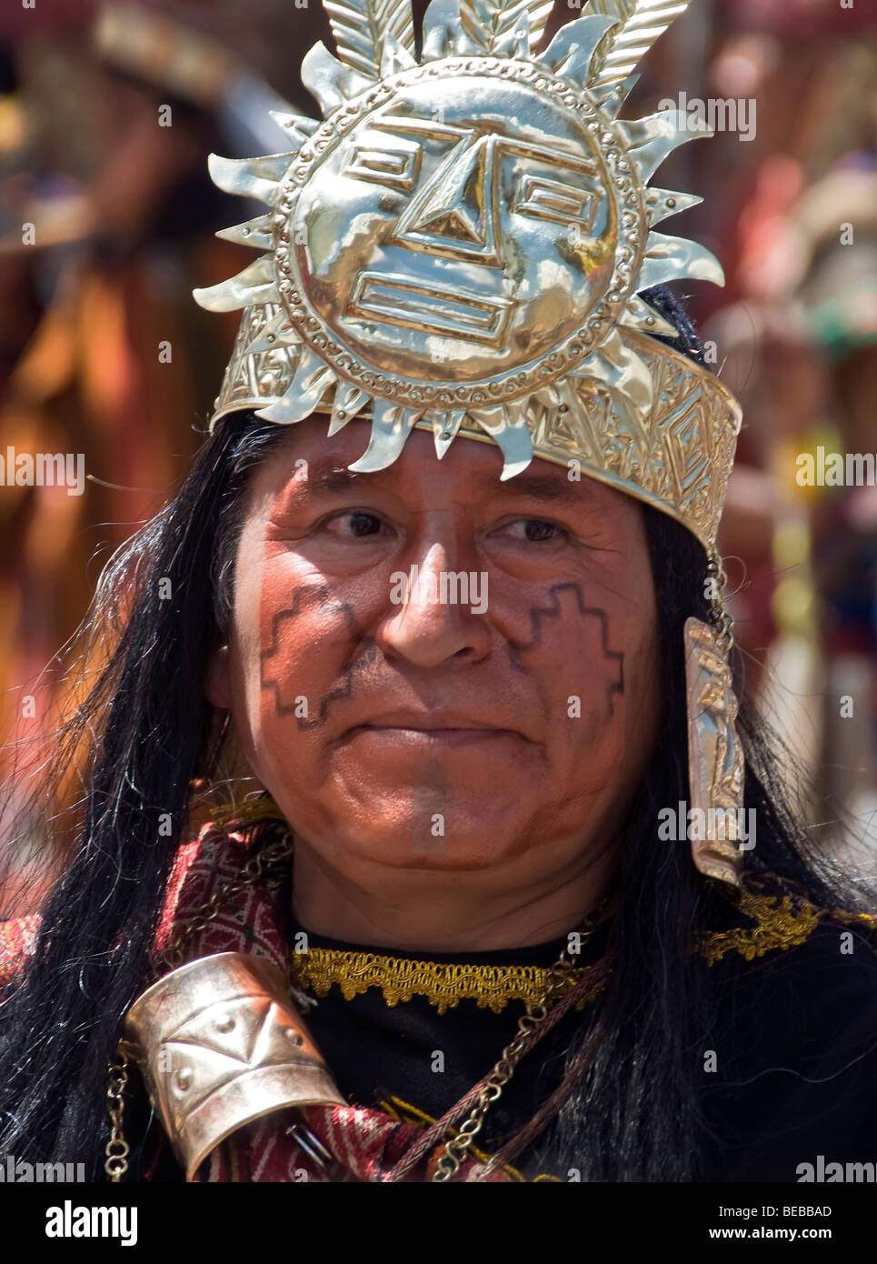 L'homme en costume péruvien inca pour l'Willka Raymi Festival, Pisac, près de Cusco, Pérou, Amérique du Sud Banque D'Images