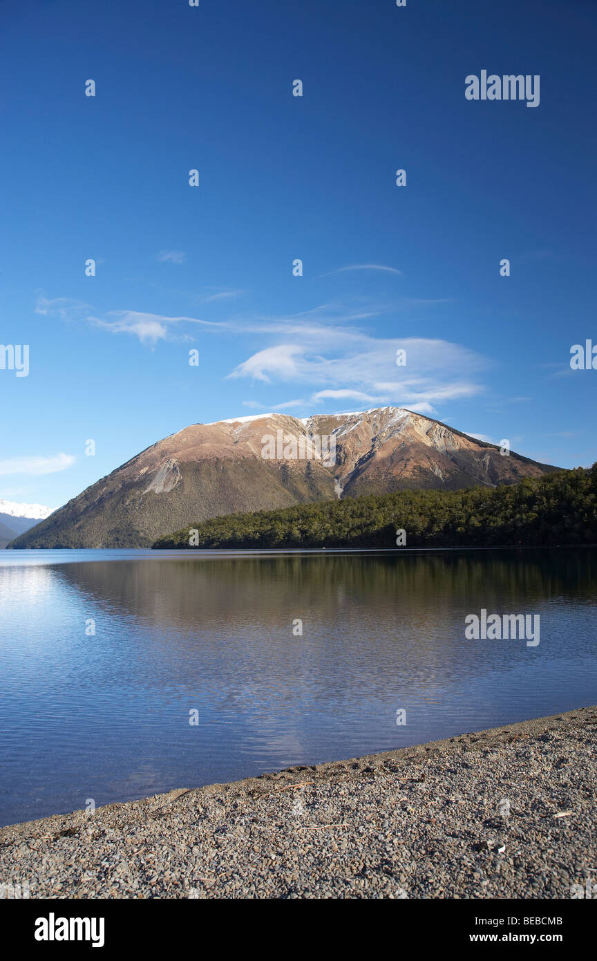 Lac Rotoiti, Mt et Robert, St Arnaud, Nelson Lakes National Park, district de Tasmanie, île du Sud, Nouvelle-Zélande Banque D'Images
