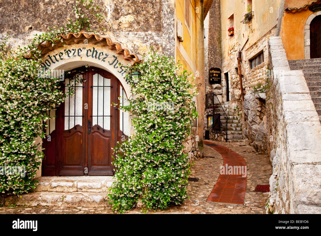 Entrée boutique et des allées en pierre d'Eze, Provence France Banque D'Images