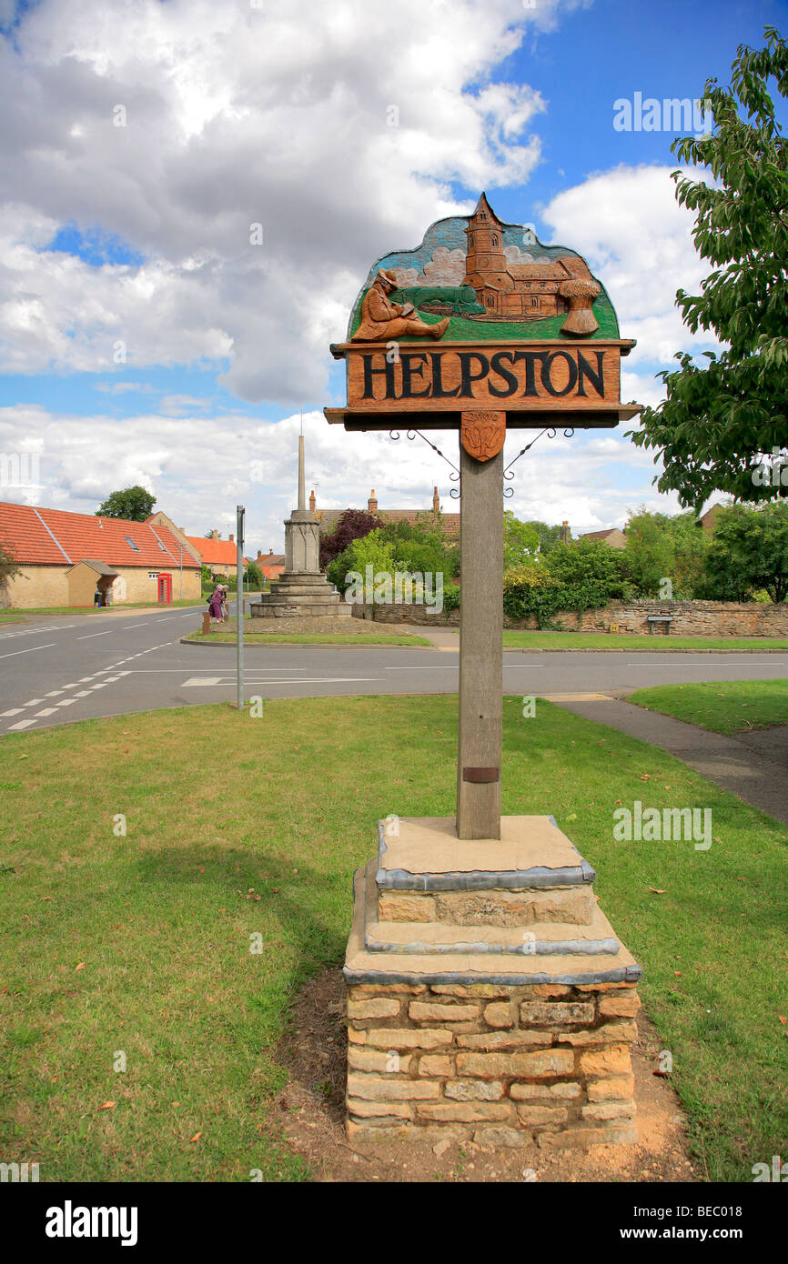 Helpston Village panneau en bois Comté de Cambridgeshire England Angleterre UK Banque D'Images