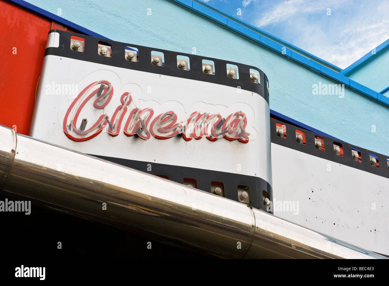Inscrivez-vous dans un cinéma art déco à St Ives, Angleterre du Sud-Ouest, Royaume-Uni Banque D'Images