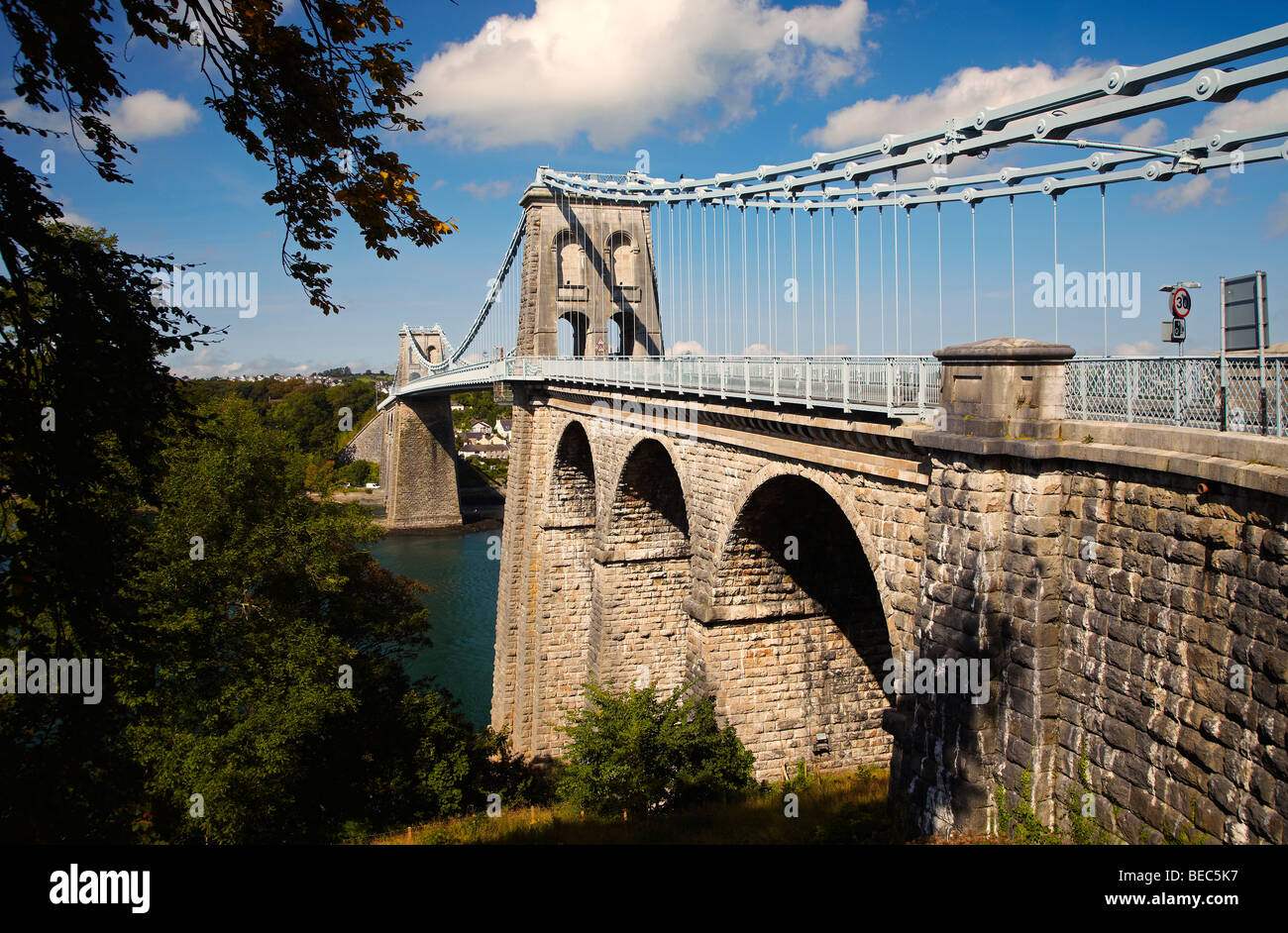 Pont suspendu de Menai, Bangor, Pays de Galles, Royaume-Uni Banque D'Images
