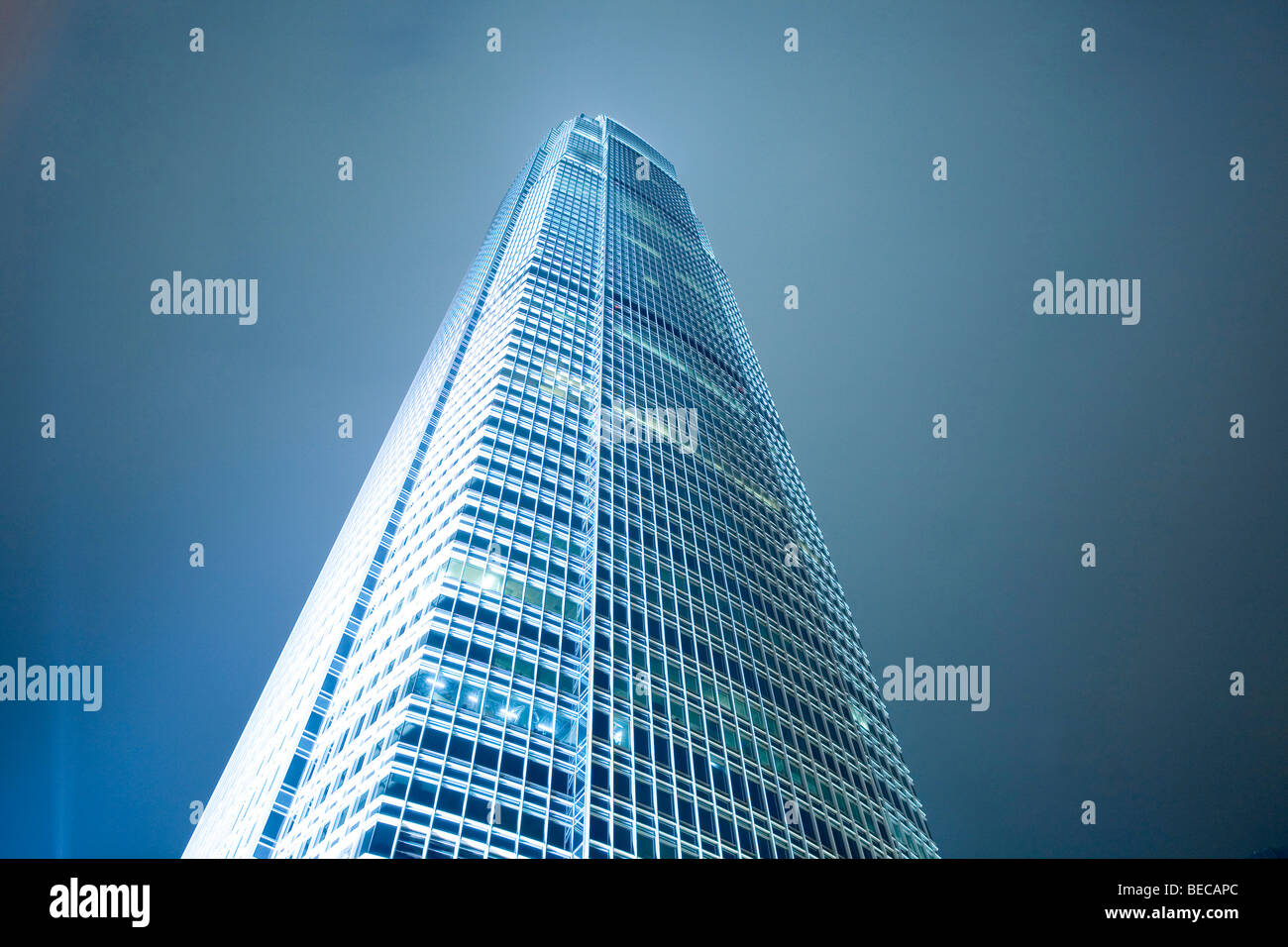 2 IFC Tower at night, Sheung Wan, Hong Kong Island, Hong Kong, Chine, Asie Banque D'Images