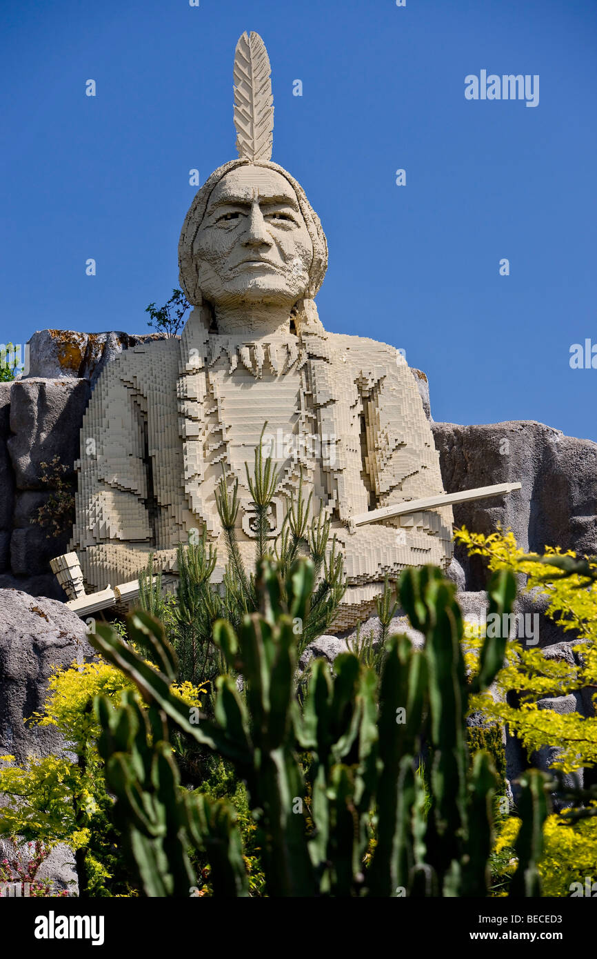 Sitting Bull, figure fabriqué à partir de briques lego à Legoland park, Danemark Banque D'Images