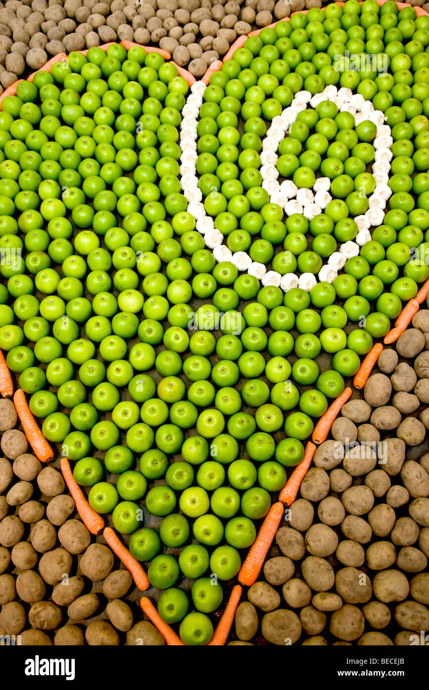 Art fruitier et végétal en forme de cœur Banque D'Images