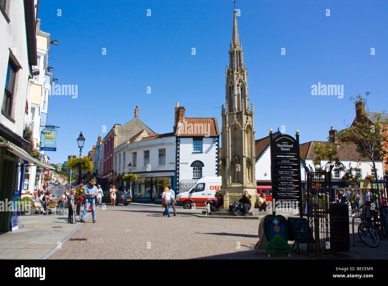 Scène de rue, England UK Somerset Glastonbury Banque D'Images