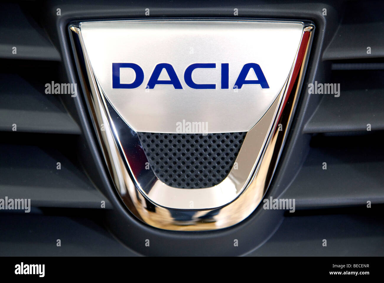 Dacia emblème sur une voiture Banque D'Images