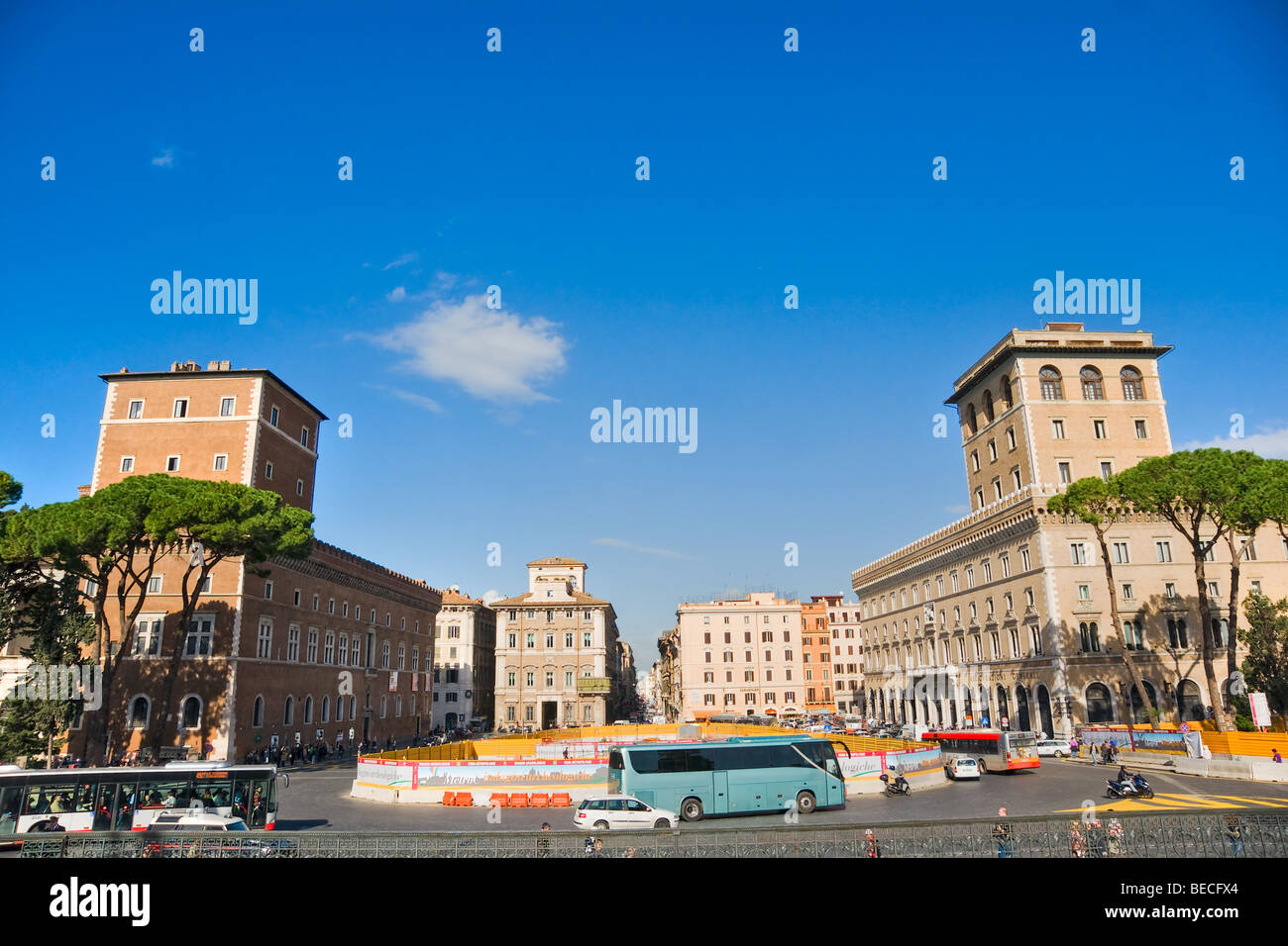 Vue panoramique sur la Piazza Venezia, Rome, Italie. Banque D'Images