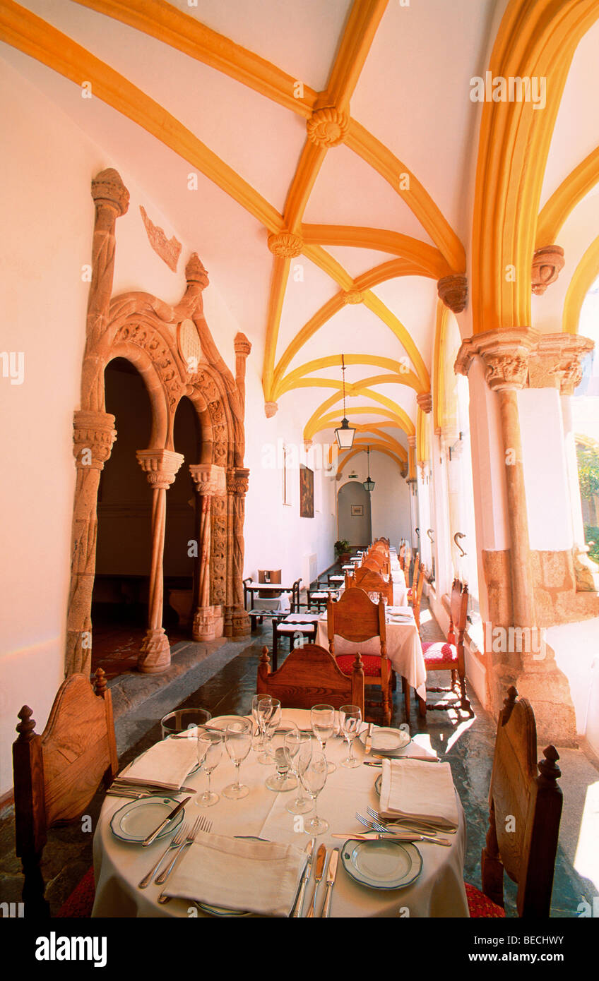 Le Portugal, l'Alentejo : salle à manger de l'hôtel Pousada dos Loios à Évora Banque D'Images