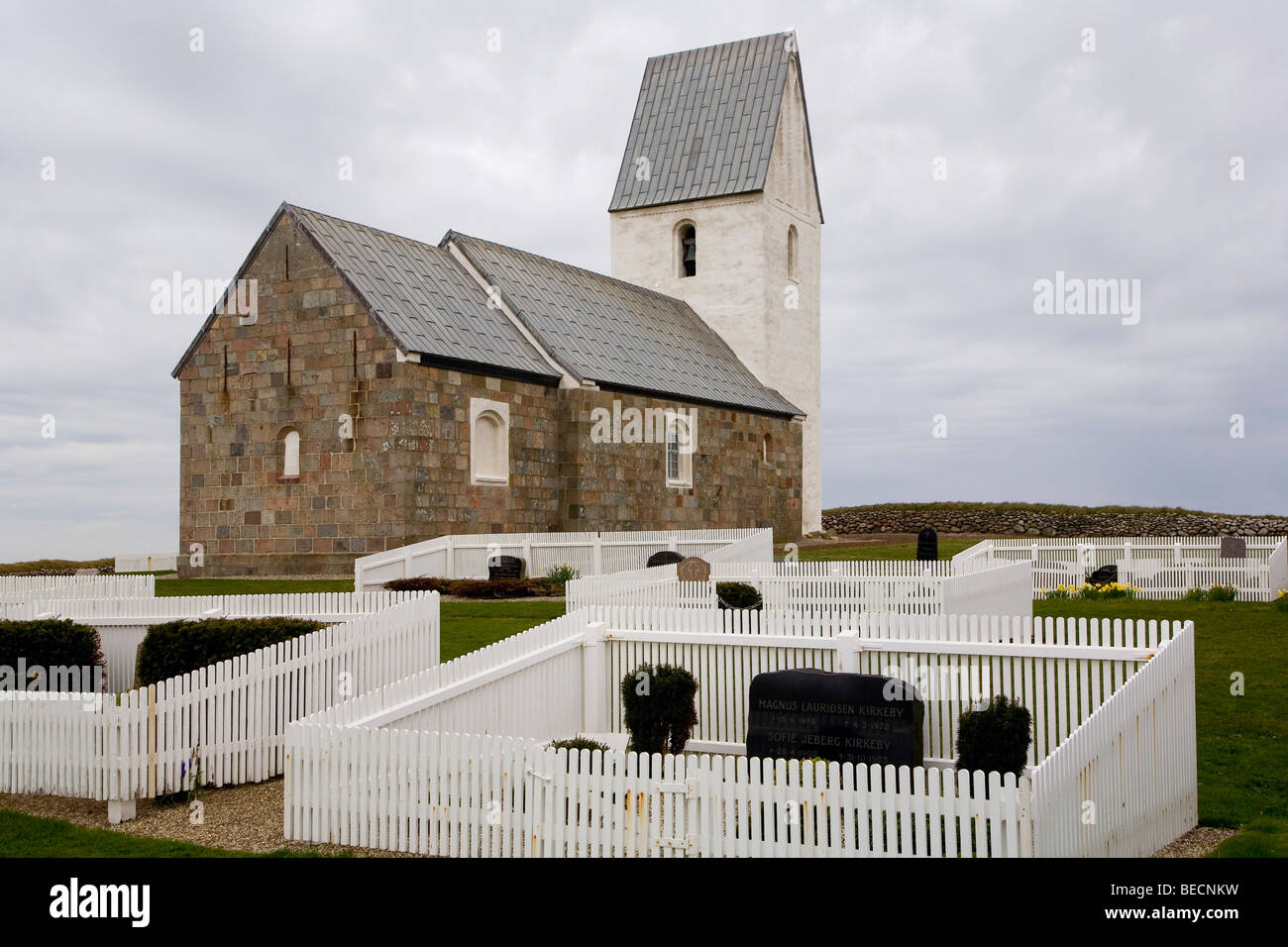 À l'église solitaire de la côte ouest du Danemark, Danemark Banque D'Images