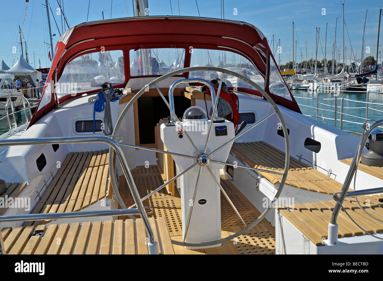 Yachts amarrés au Grand Pavois, salon nautique international de La Rochelle, France Banque D'Images