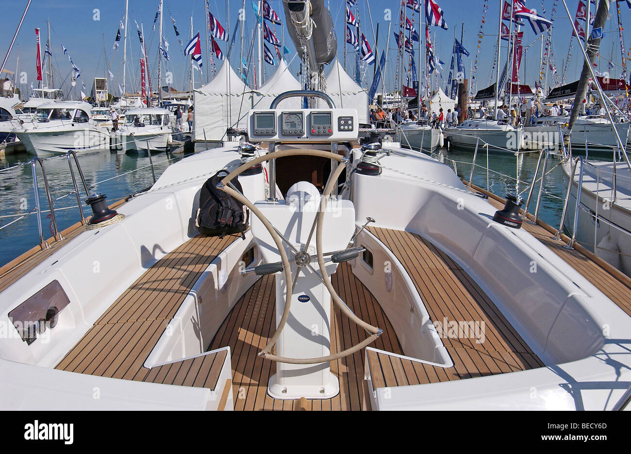 Yachts amarrés au Grand Pavois, salon nautique international de La Rochelle, France Banque D'Images