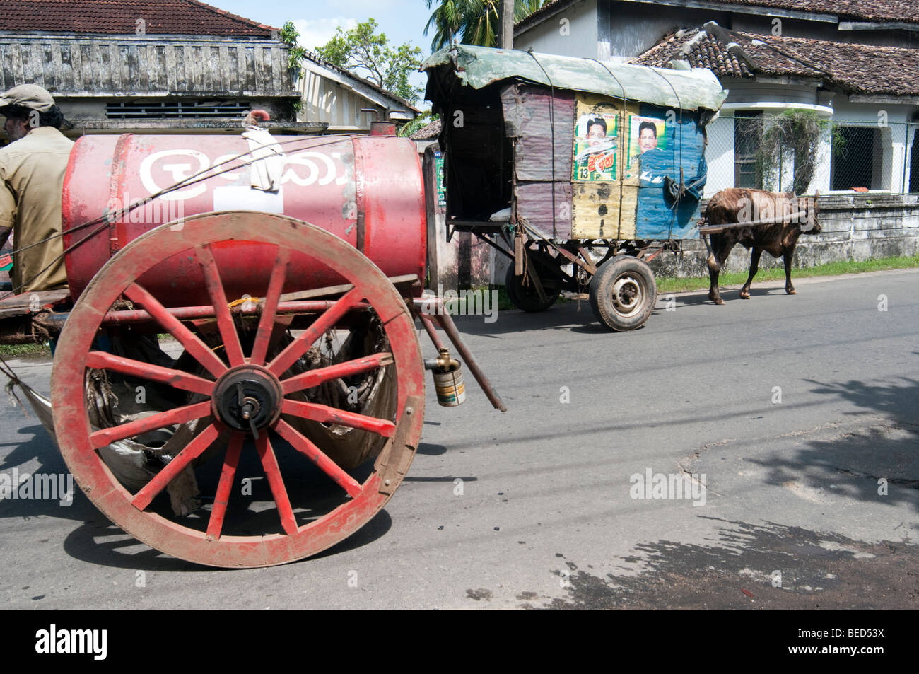 Style ancien vintage les charrettes de transport et le transport de carburant Banque D'Images