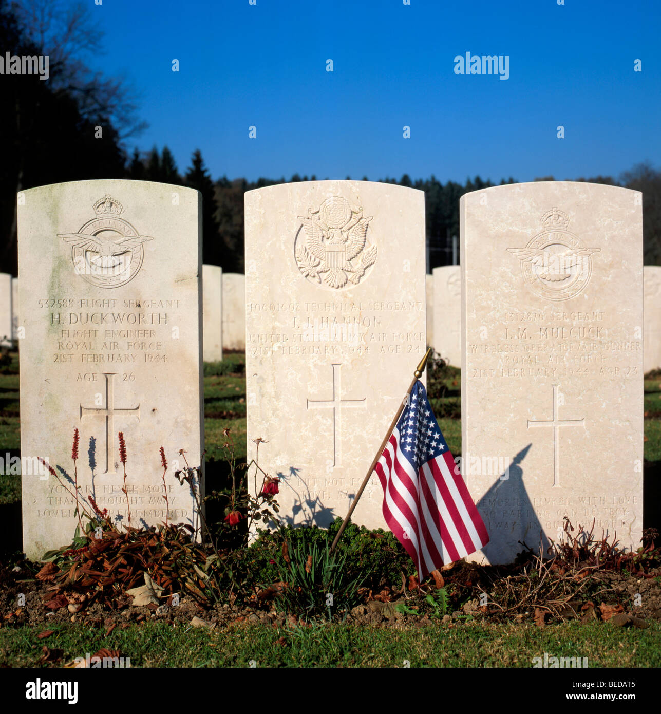 Tombes de Soldats Américains de la Seconde Guerre mondiale au cimetière militaire de Duernbach, Upper Bavaria, Germany, Europe Banque D'Images
