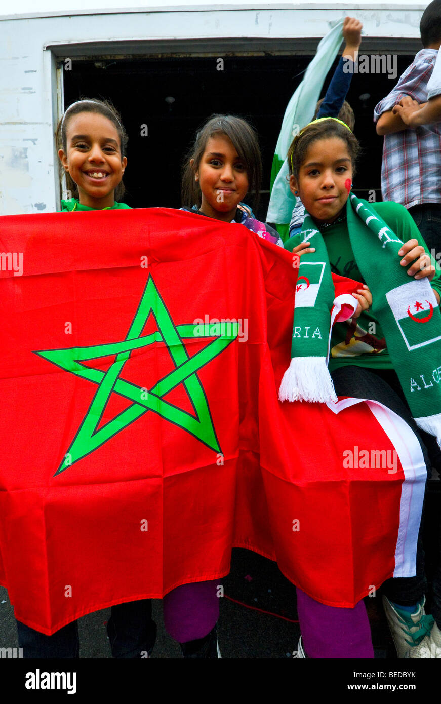 Les enfants d'origine marocaine lors d'une foire de rue à Montréal Canada Banque D'Images