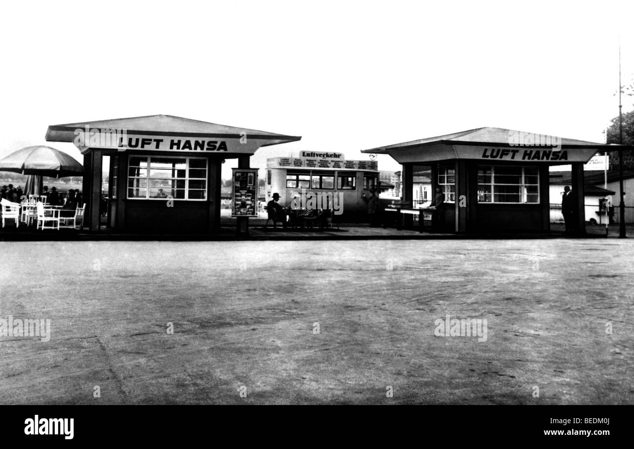 Photographie historique de l'aéroport, avec Lufthansa advertisment, années 20 Banque D'Images
