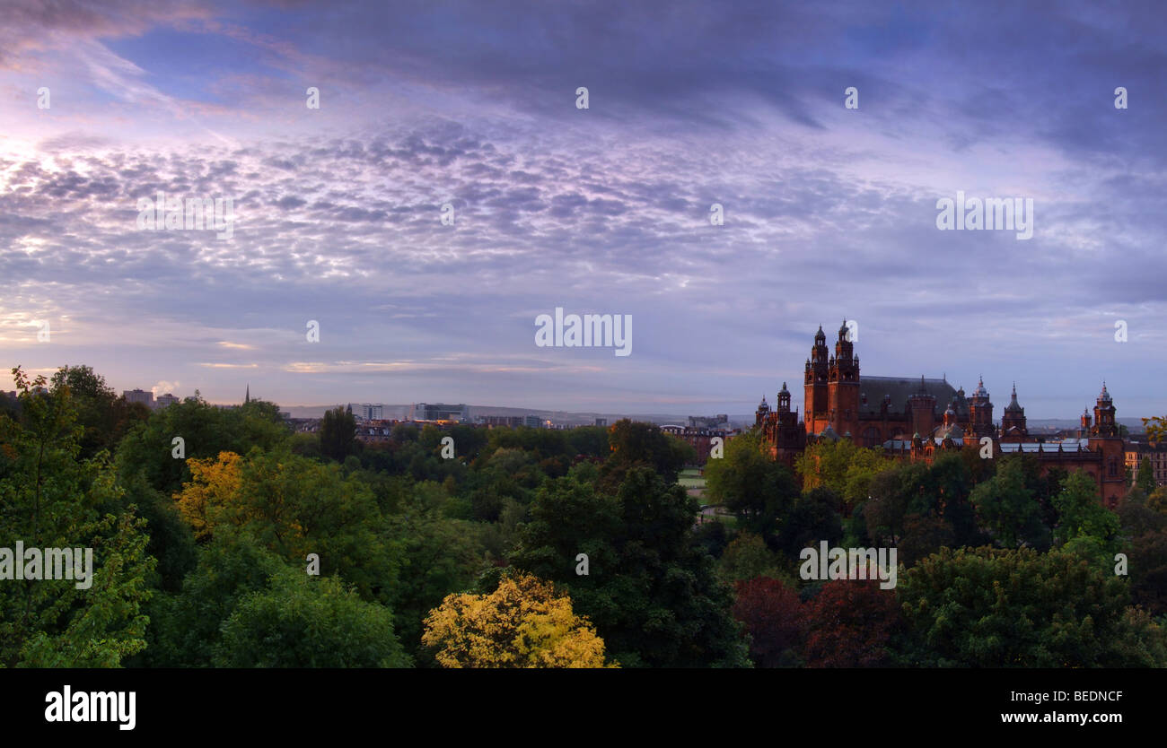Bâtiment Galerie Kelvingrove lighten up par rising sun, Glasgow Banque D'Images