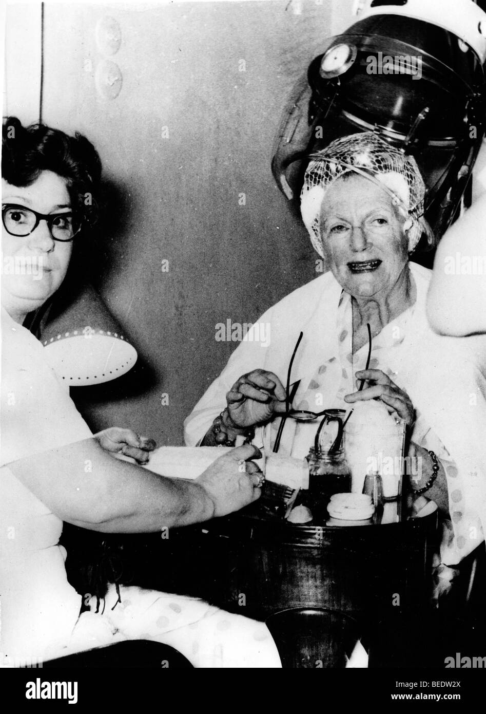 Lady Clementine Churchill obtient ses cheveux Banque D'Images