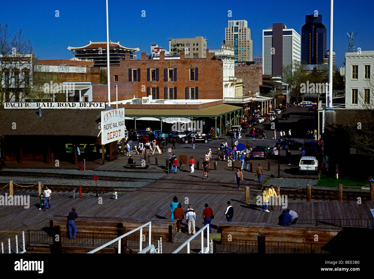 Touristes, visiteurs, visites, Old Sacramento State Historic Park, ville de Sacramento, Sacramento, California, United States Banque D'Images