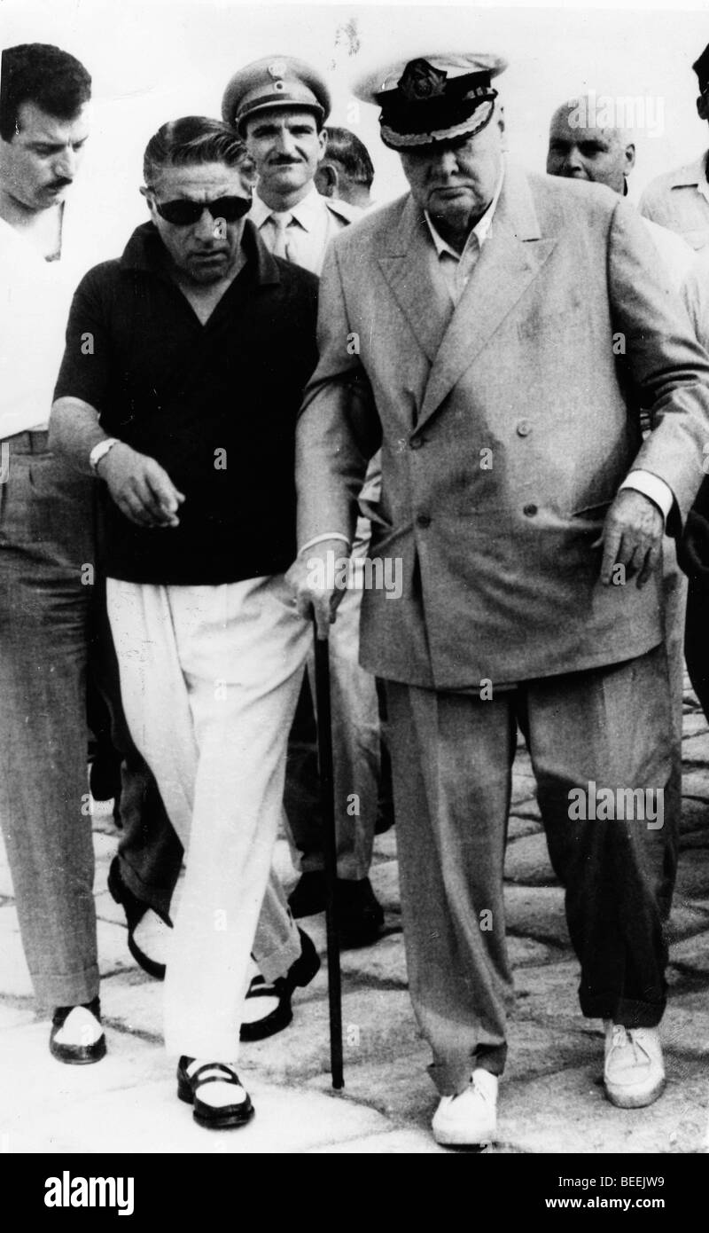 Aristote Onassis, gauche, et Winston Churchill en 1963. Banque D'Images
