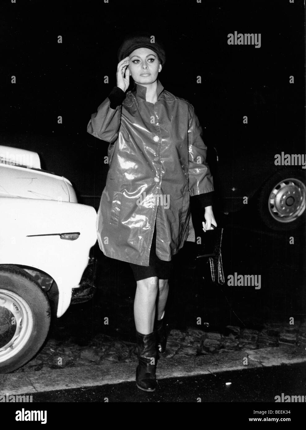 Actrice Sophia Loren en route pour le salon de coiffure Banque D'Images