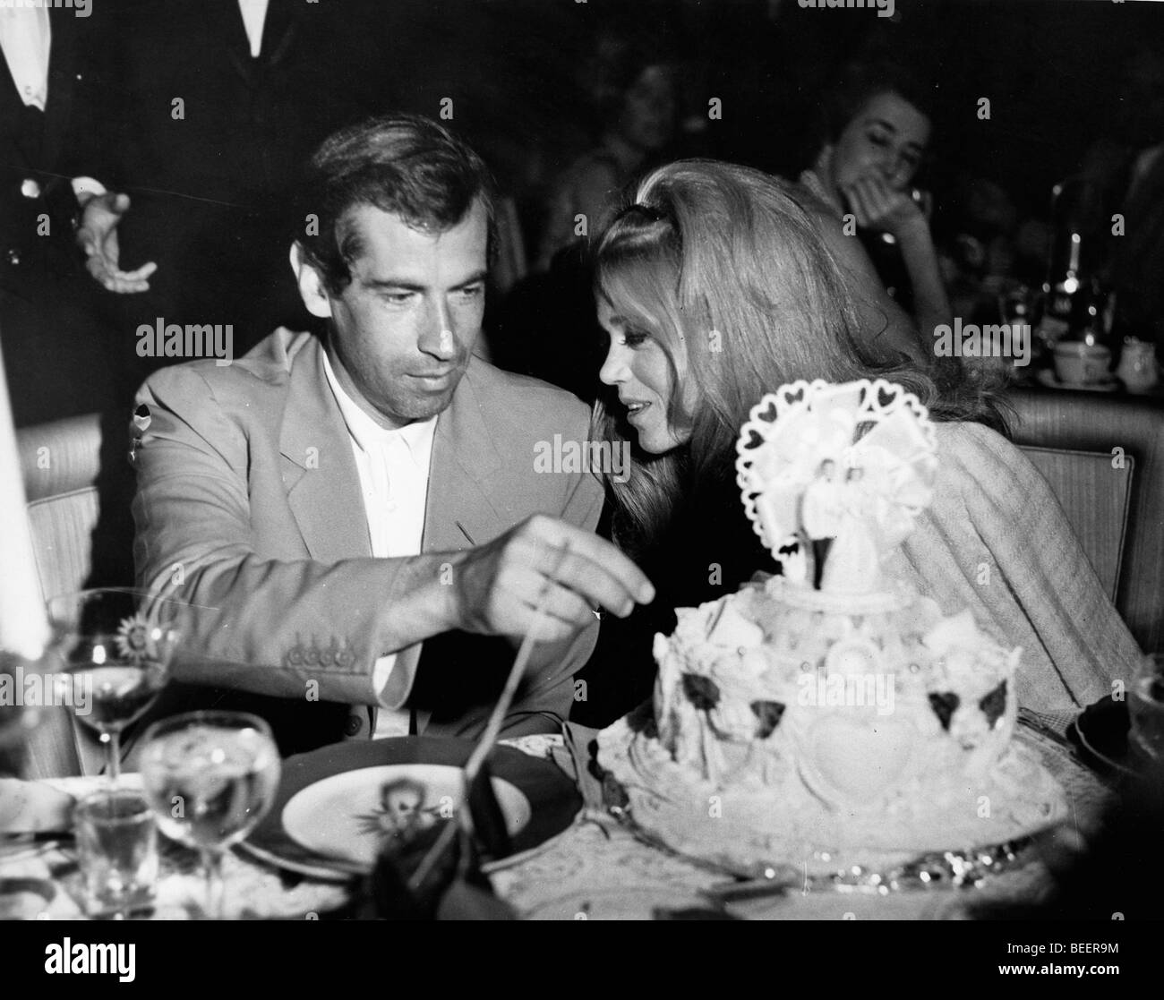 L'actrice Jane Fonda et Roger Vadim à leur mariage Banque D'Images