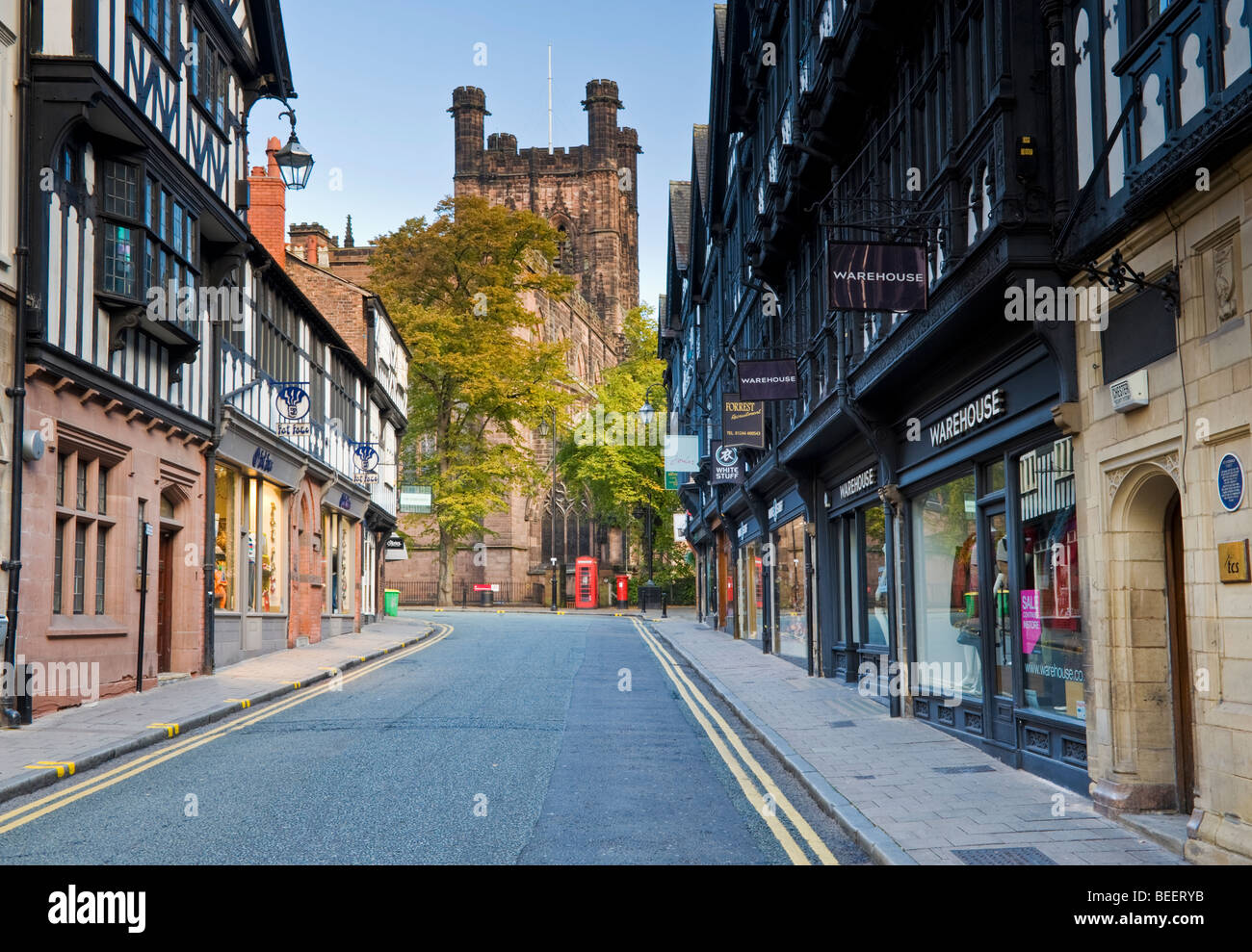 La Cathédrale historique et St Werburgh Street, Chester, Cheshire, Angleterre, RU Banque D'Images